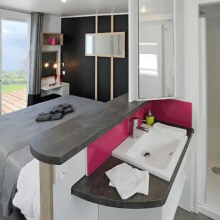 Prázdninový dům In Mit Whirlpool- Terrasse Und Grill By Interhome