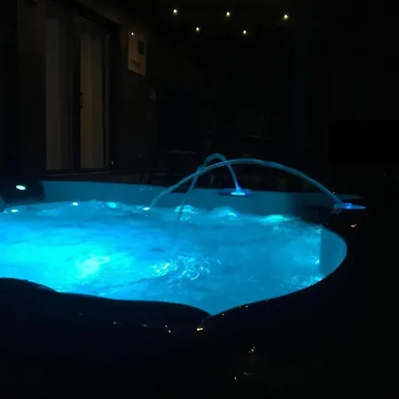 In Mit Whirlpool- Terrasse Und Grill By Interhome * Wackersdorf
