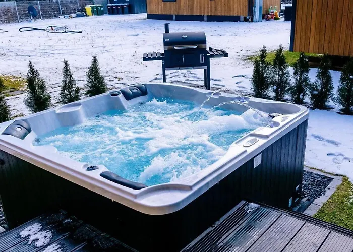 Σπίτι διακοπών In Mit Whirlpool- Terrasse Und Grill By Interhome