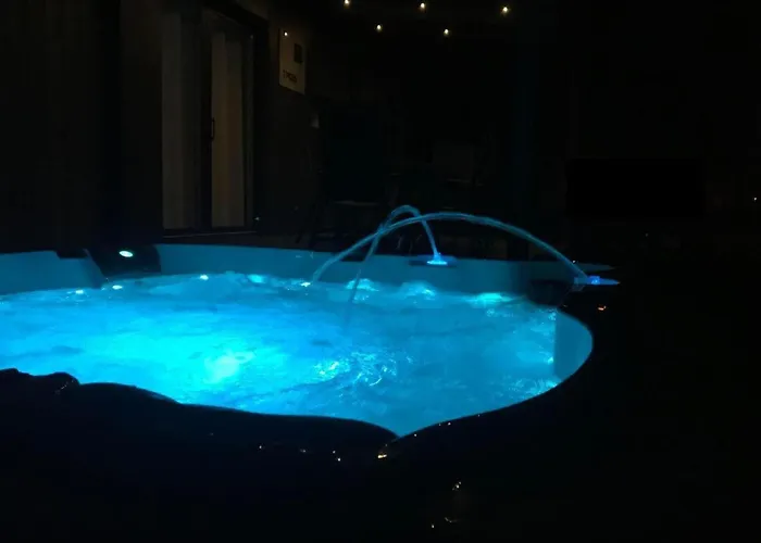 In Mit Whirlpool- Terrasse Und Grill By Interhome * Wackersdorf
